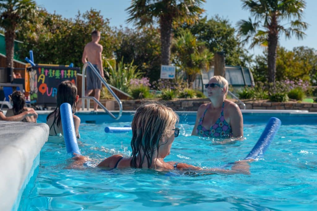 activités piscine camping bretagne