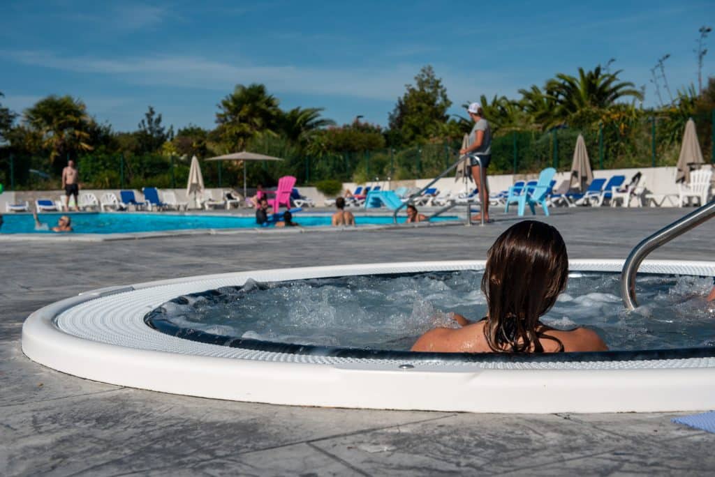 jacuzzi du camping sur la cote bretonne