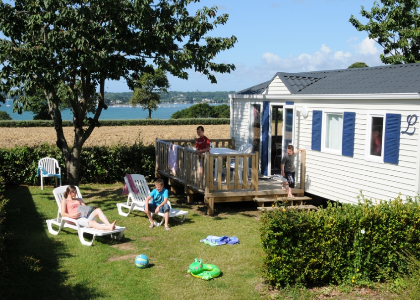 mobil home avec terrasse près de fouesnant